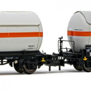 2 wagons plate-forme chargés de traverses N ARNOLD HN6543 